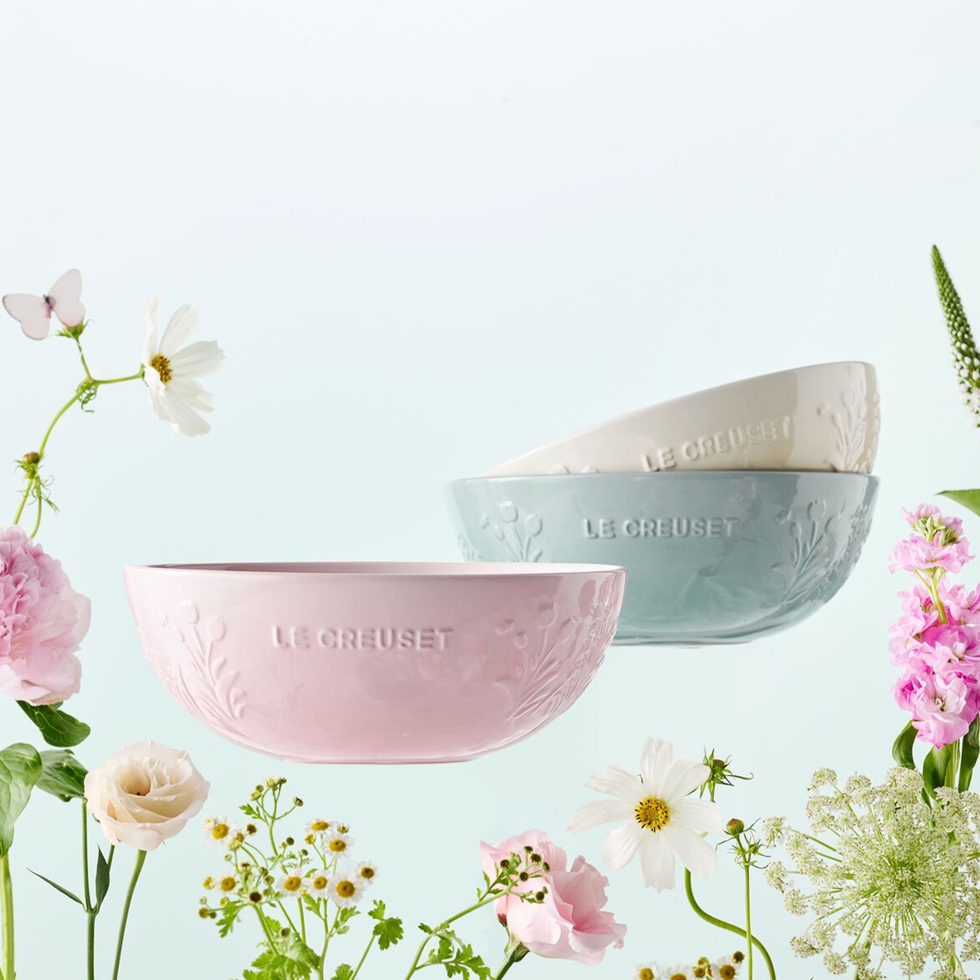 Le Creuset - Stoneware Serving Bowl 25 cm - Jardin - Sea Salt Le Creuset - Stoneware Serving Bowl 25 cm - Jardin - Sea Salt