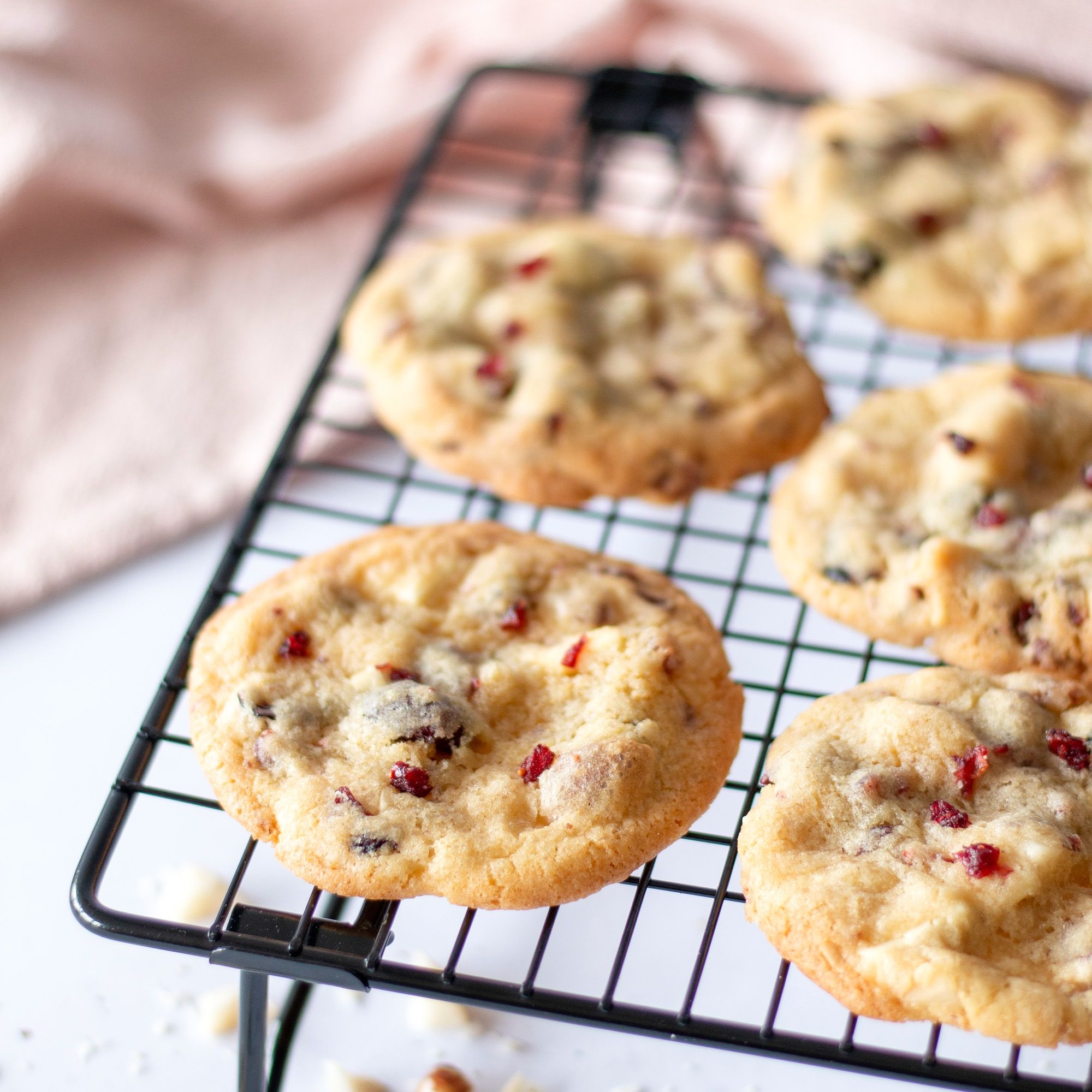 Städter rectangular cooling rack with feet for baking