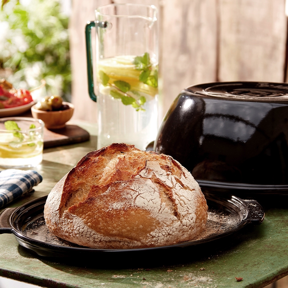 Emile Henry - Round Bread Baker - Black Emile Henry - Round Bread Baker - Black