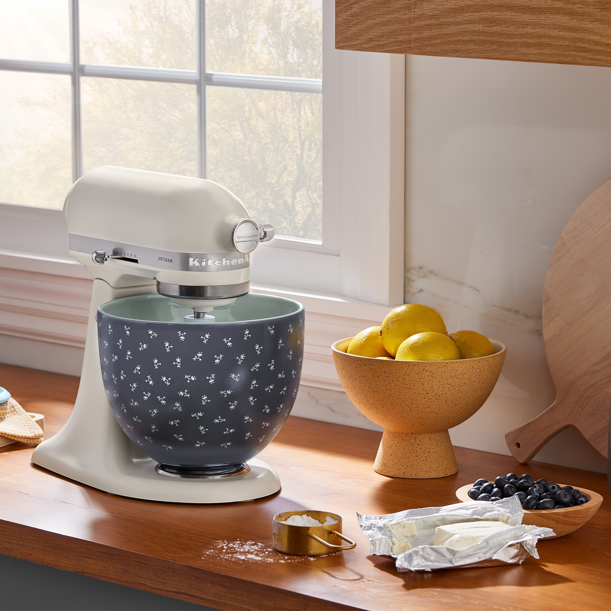 KitchenAid - 4.7 L Ceramic Bowl - vintage florals KitchenAid - 4.7 L Ceramic Bowl - vintage florals