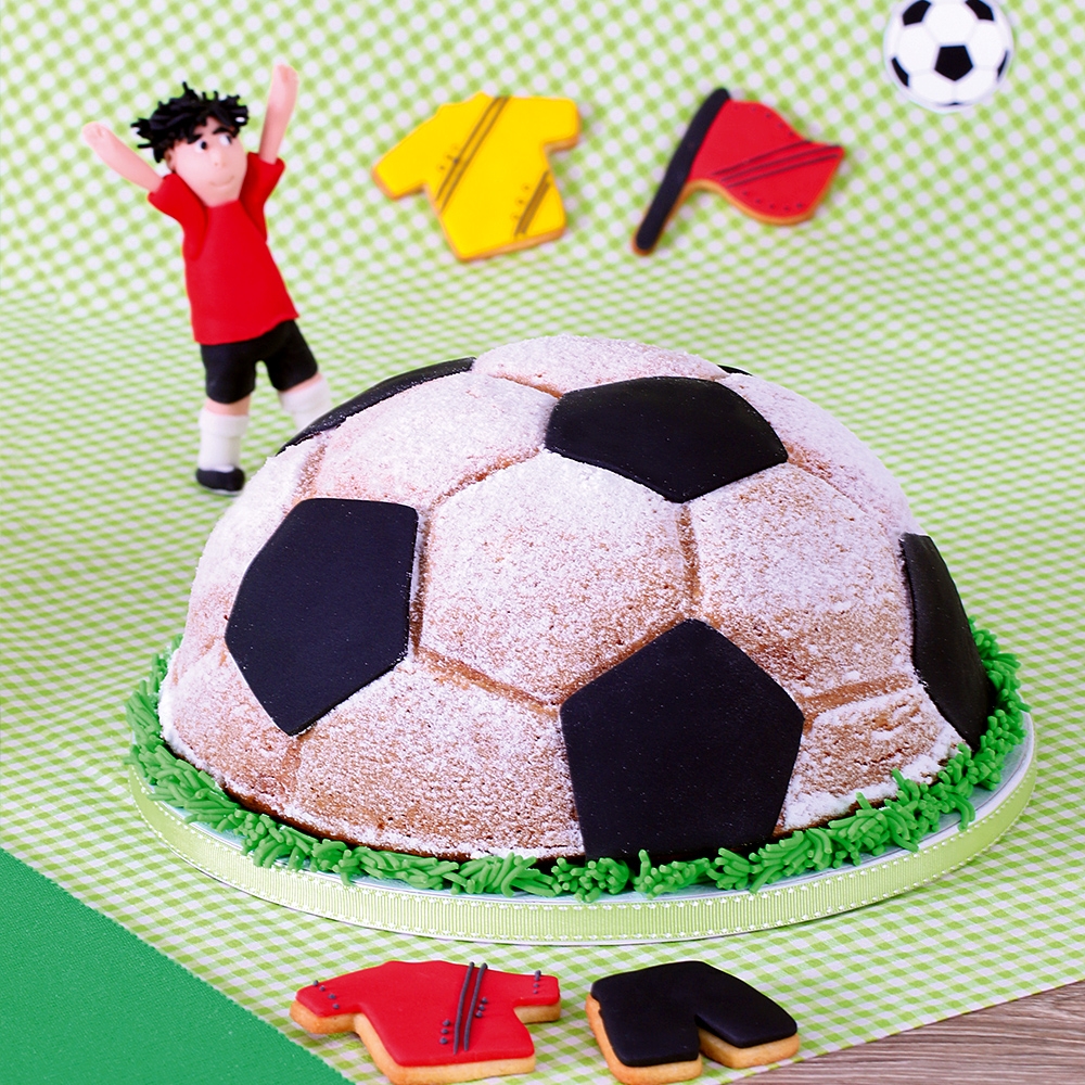 Städter - Motivbackform Pepe der Fußball - ø 22 / H 11 cm mit Ausstechform