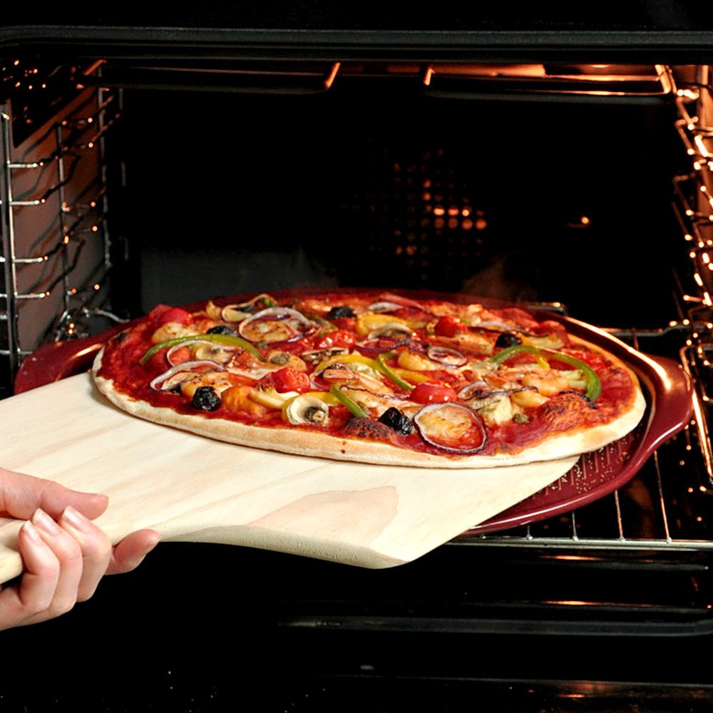 Emile Henry - Pizzaschieber aus Holz