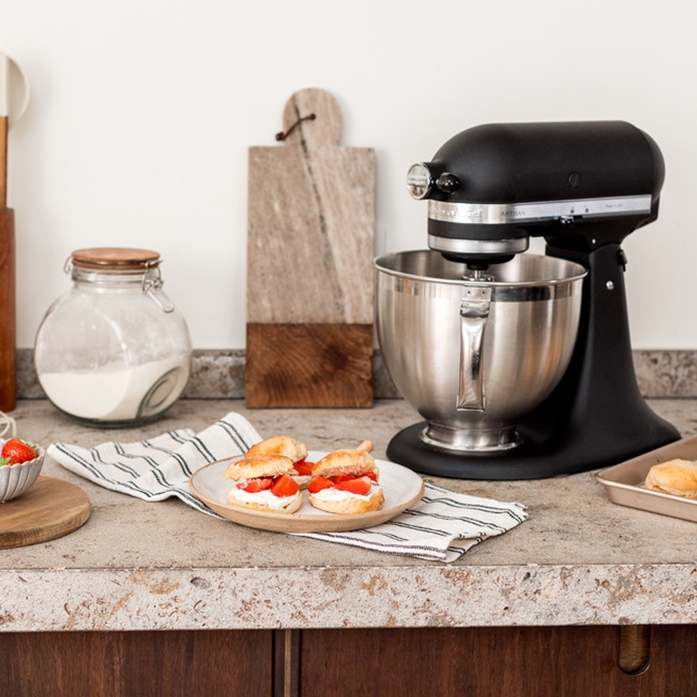 KitchenAid - Artisan Stand Mixer 5KSM175PS - Cast Iron Black KitchenAid - Artisan Stand Mixer 5KSM175PS - Cast Iron Black