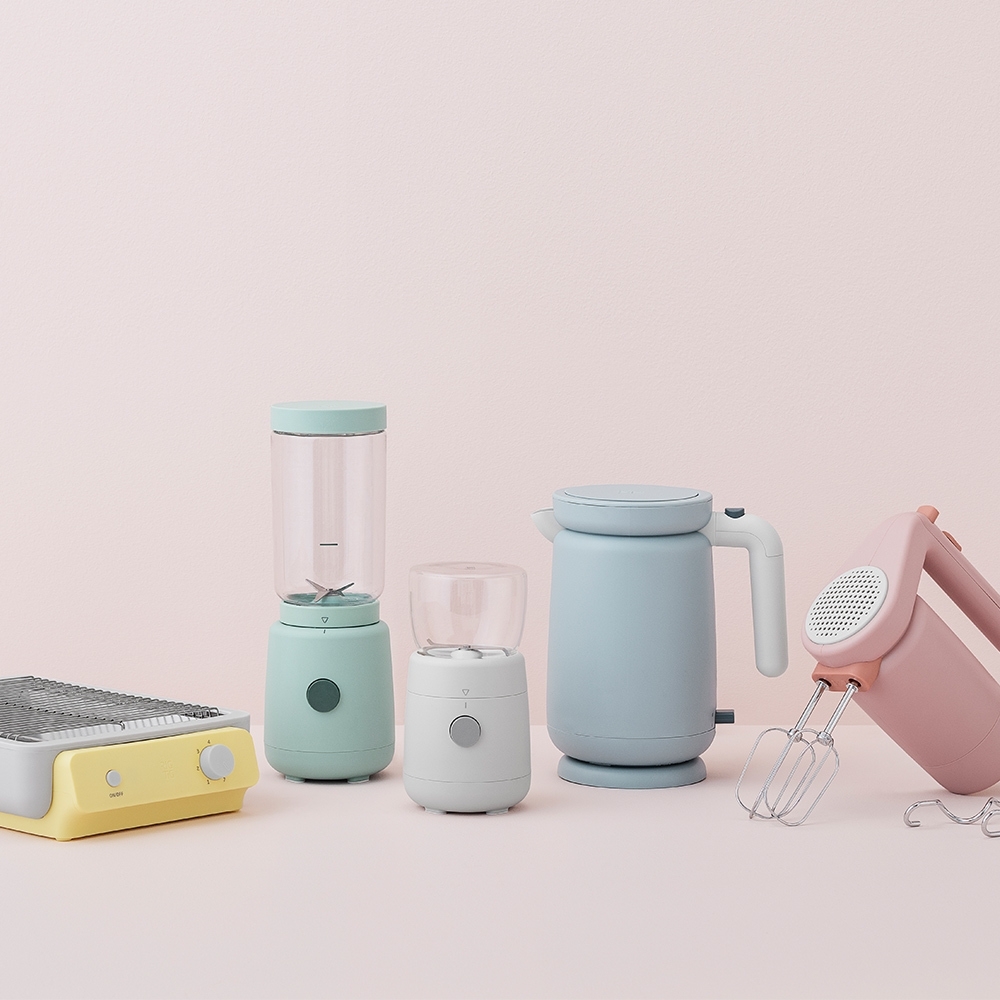 RIG TIG Smoothie Blender FOODIE Persönlicher Frucht /Gemüse Shake Maker Shaker/Mixer mit Kunststoff & Edelstahlgehäuse Abnehmbarer Getränkebehälter Küchenzubehör 0,5 Liter, Schwarz RIG TIG Smoothie Blender FOODIE Persönlicher Frucht /Gemüse Shake Maker Shaker/Mixer mit Kunststoff & Edelstahlgehäuse Abnehmbarer Getränkebehälter Küchenzubehör 0,5 Liter, Schwarz