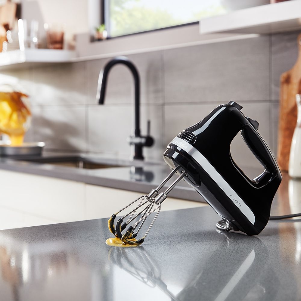 KitchenAid - Hand Mixer with Flexi Beater 5KHM6118 - Onyx Black KitchenAid - Hand Mixer with Flexi Beater 5KHM6118 - Onyx Black