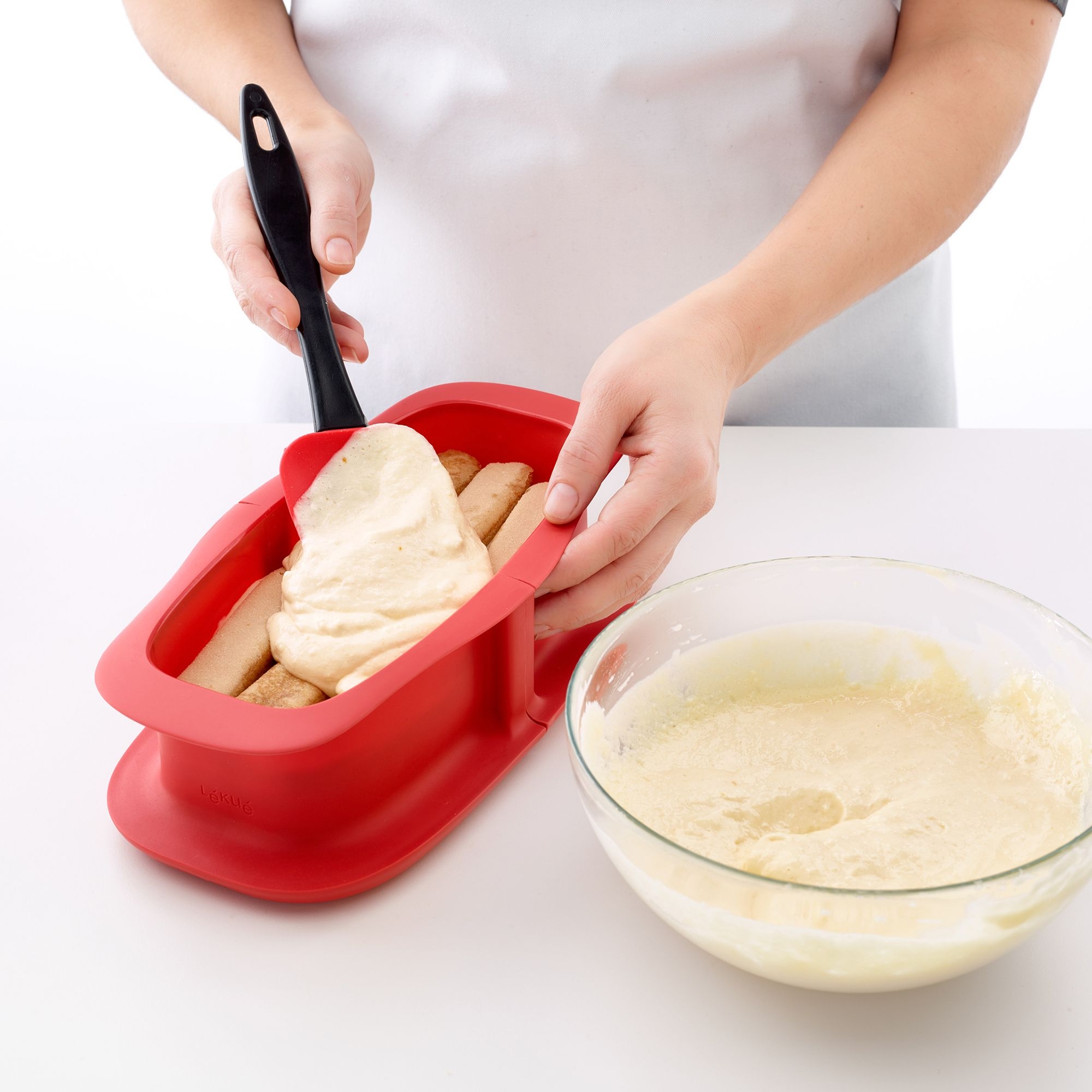 Lékué - Springform loaf pan with plate, 24 cm red Lékué - Springform loaf pan with plate, 24 cm red