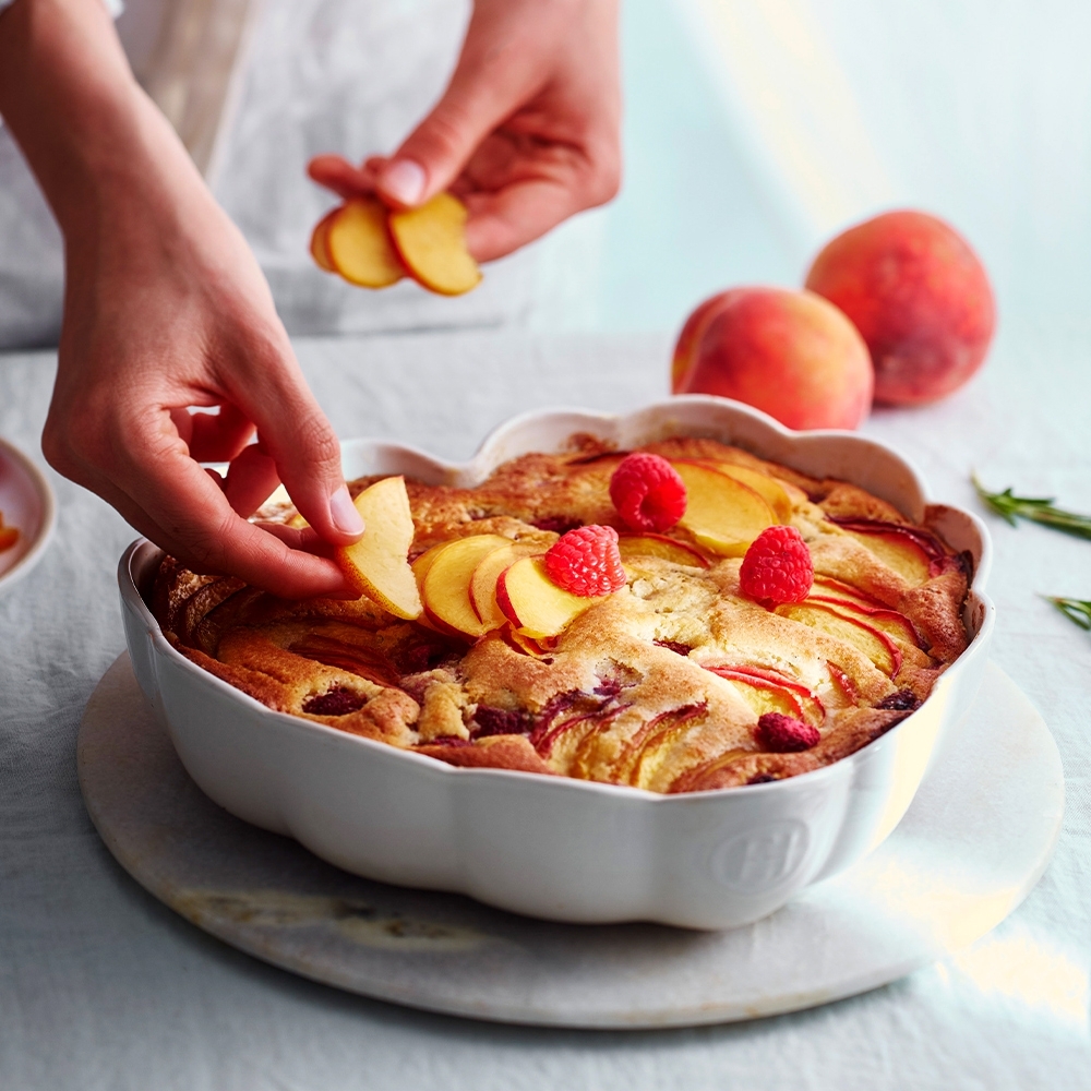 Emile Henry - Heart Dish 26,5 x 24,5 cm - Madeleine | Clay Emile Henry - Heart Dish 26,5 x 24,5 cm - Madeleine | Clay