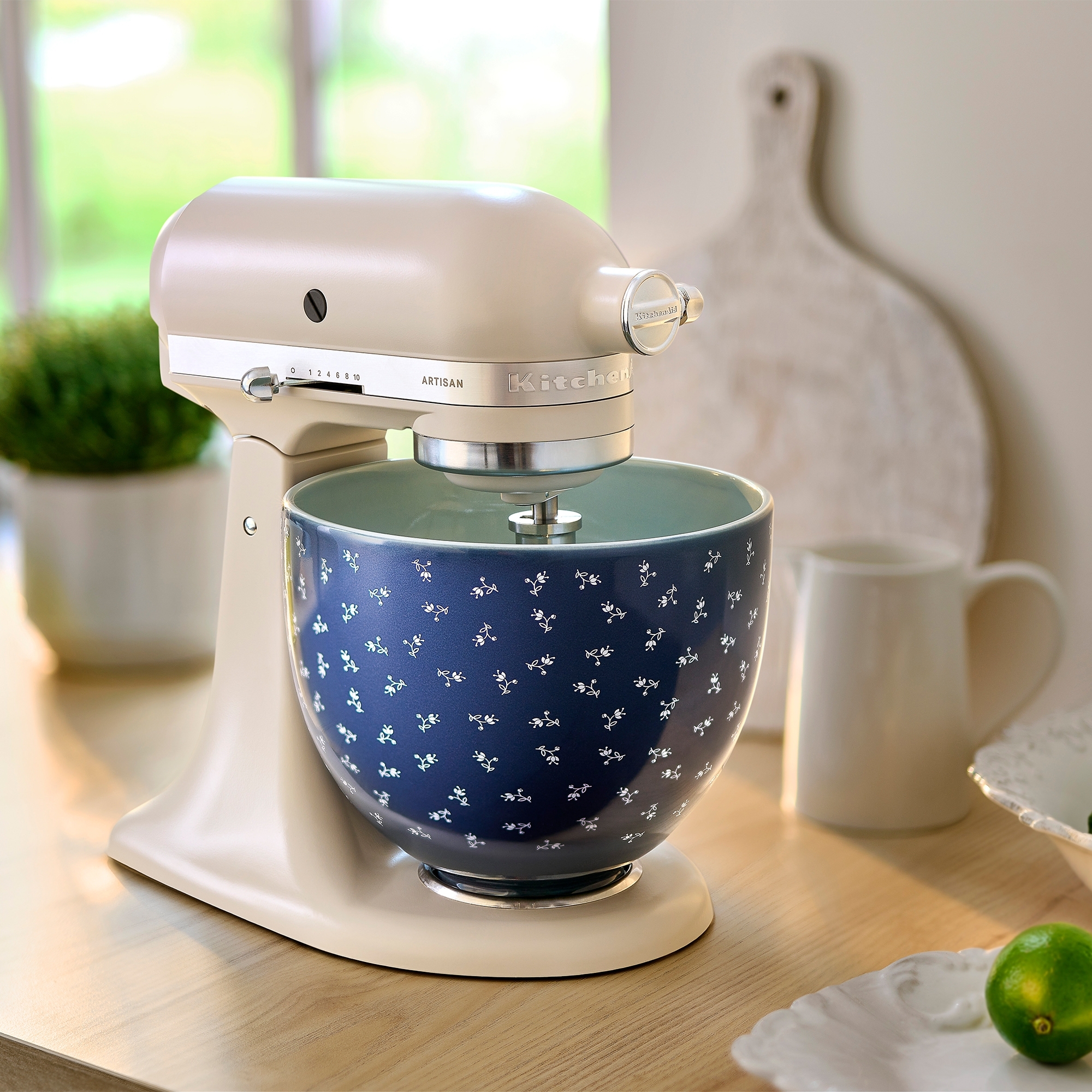 KitchenAid - 4.7 L Ceramic Bowl - vintage florals KitchenAid - 4.7 L Ceramic Bowl - vintage florals