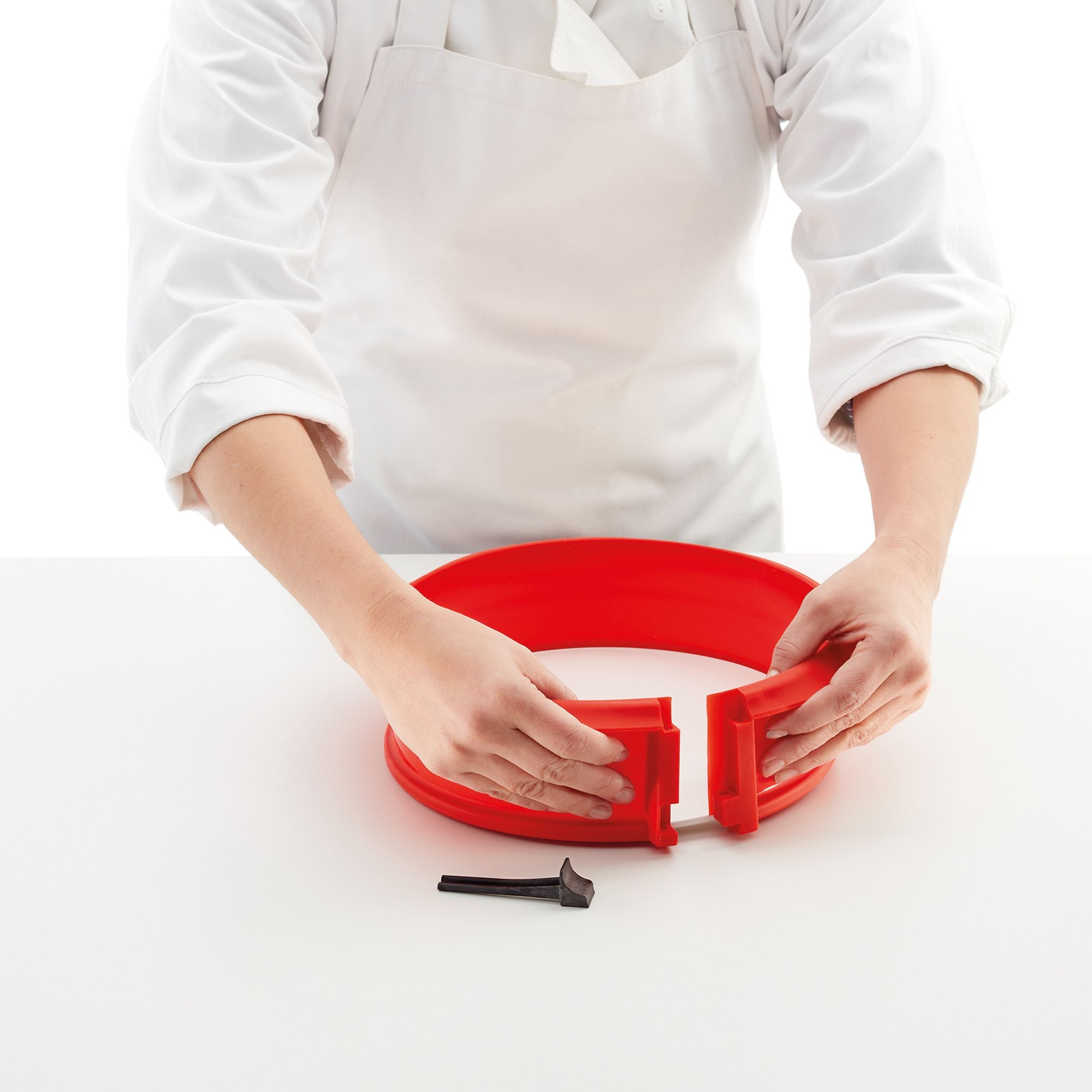 Lékué - Springform mit Servierteller, 23 cm rot