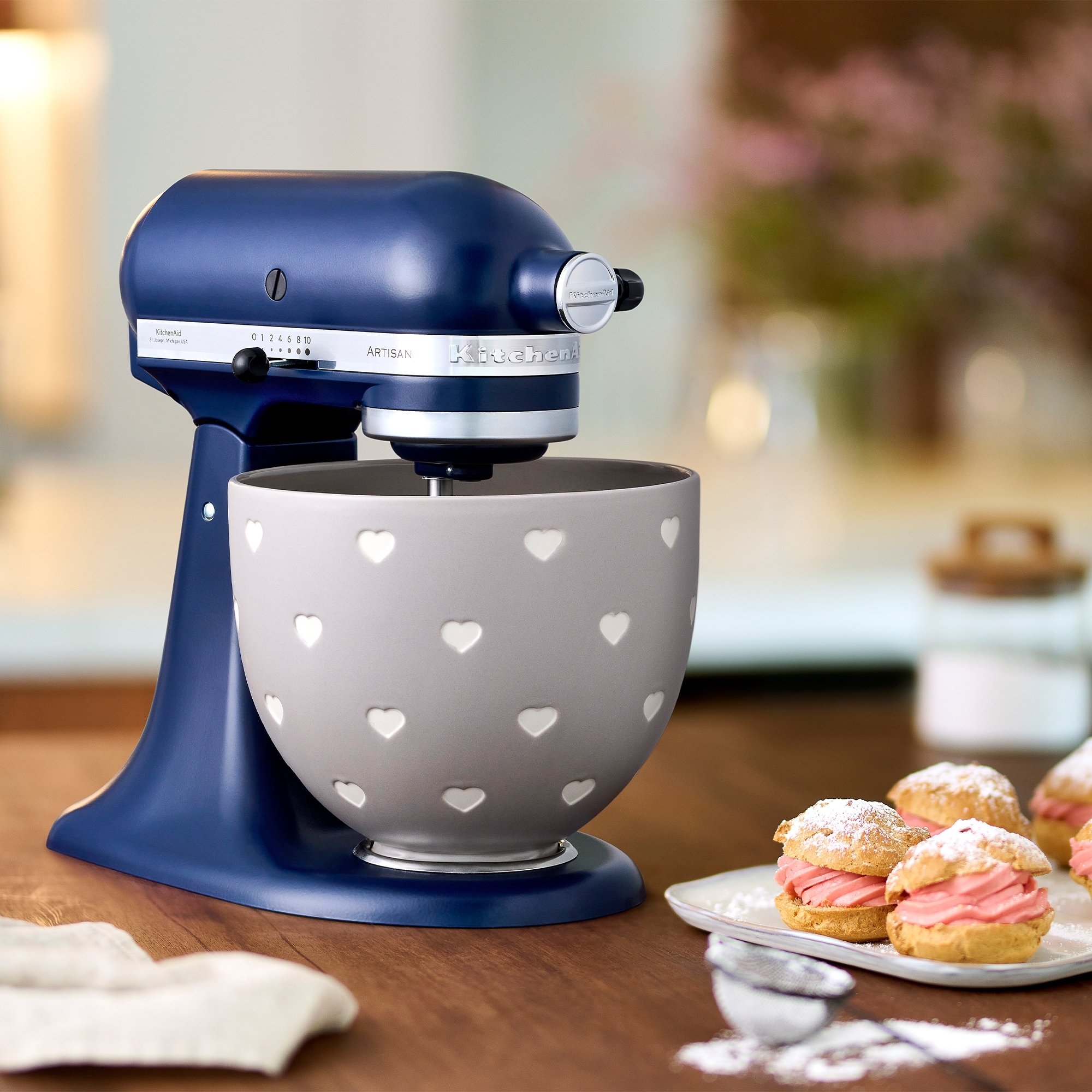 KitchenAid - 4.7 L Ceramic Bowl - layered hearts KitchenAid - 4.7 L Ceramic Bowl - layered hearts